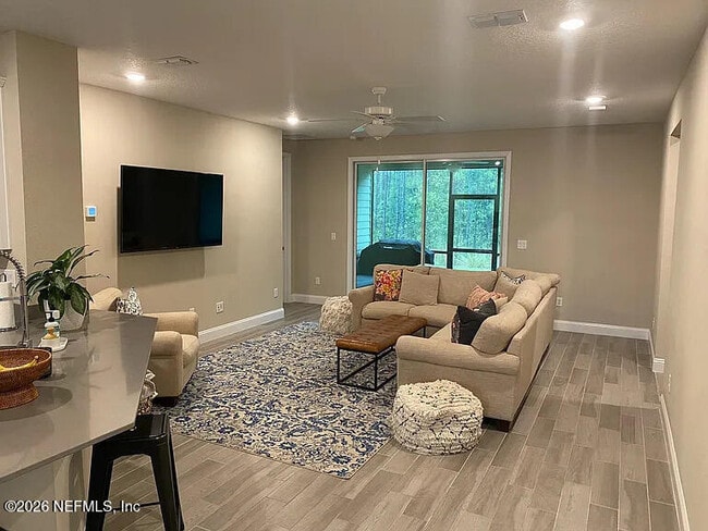 Photo - 122 Savita St