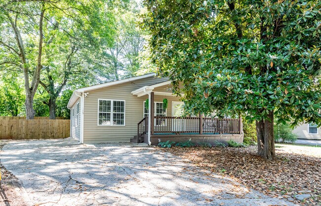 Photo - 1666 Donna Lynn Dr SE House