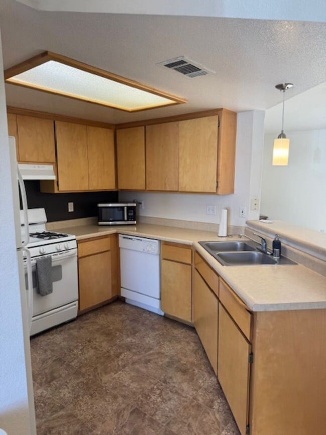 Photo - SERR1425 Unit D
