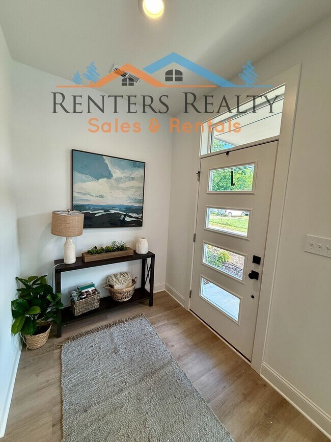 Photo - Stunning 2 Bedroom with Courtyard