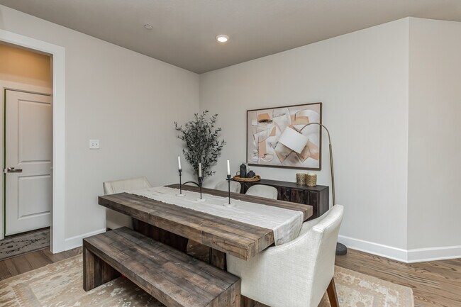 Photo - 4205 Spruce Rd