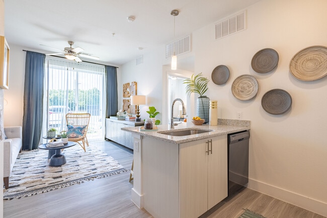 1BD, 1BA - 586SF - Kitchen