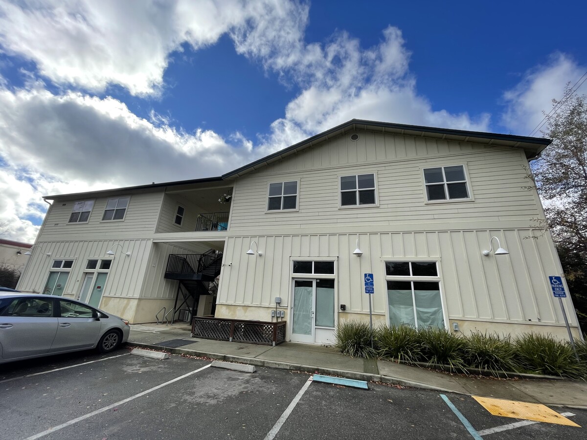 Photo - 1881 E 8th St Unidad 270