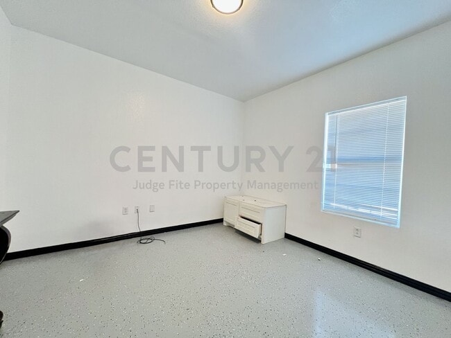 Photo - Unique 5/2 with 4 Car Carport in Azle For ...