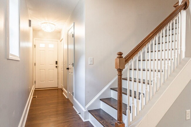 Photo - 555 N Saylor St