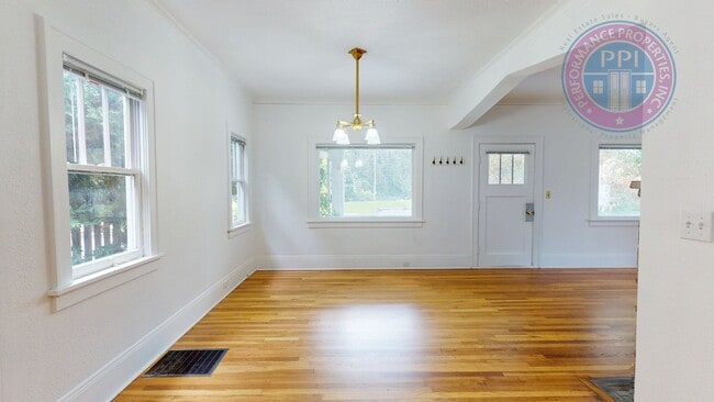 43 Ladd St