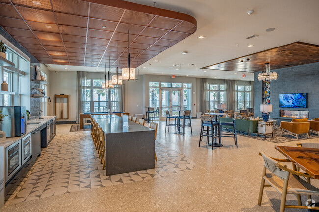 MAA Breakwater Apartments - Tampa, FL | ForRent.com