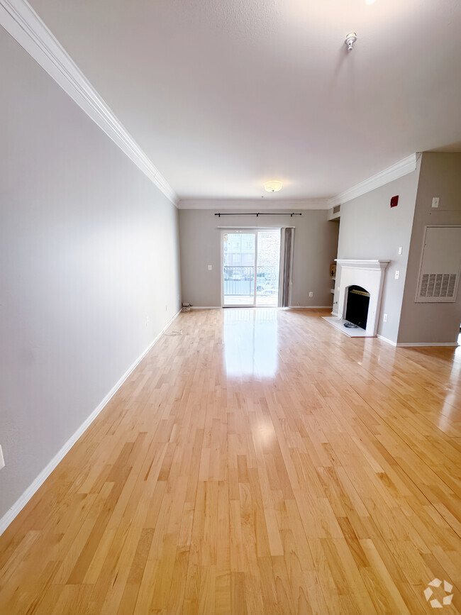 Building Photo - 1591 Spring Gate Dr. Unit 3211 Rental