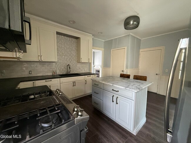 403 2nd St Unit 2
