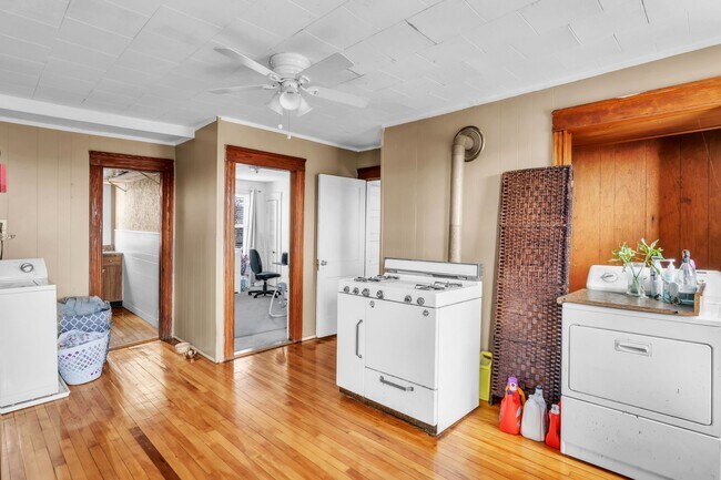 Photo - 194 Hamilton St Apartments Unit Hamilton