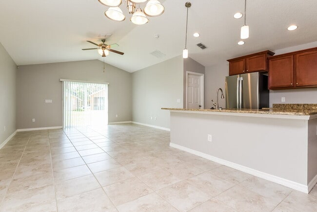 Photo - 1904 Pontoon Pl