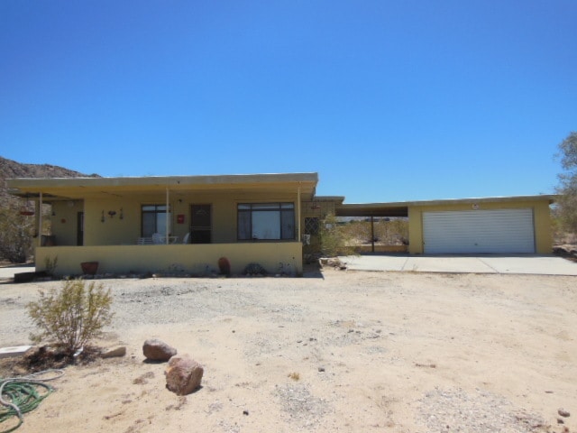 Building Photo - Mid Century Cutie on 2.5 Acres