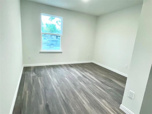 Photo - 406 S 7th St