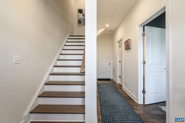 Photo - 735 Lochlyn Hill Dr