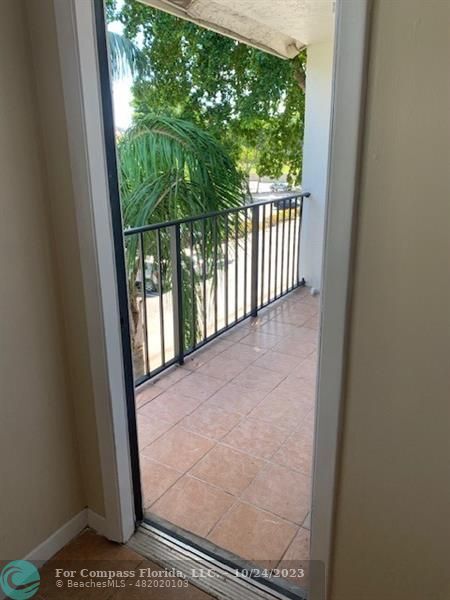 Photo - 728 Executive Center Dr