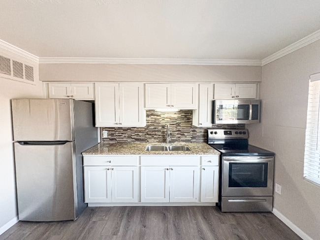 Photo - 1110 E Highland Ave Unidad 17