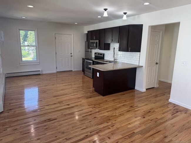 Building Photo - 450 Allen St Unit 2 Rental