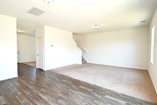 Photo - 1013 Banyon Tree Ln