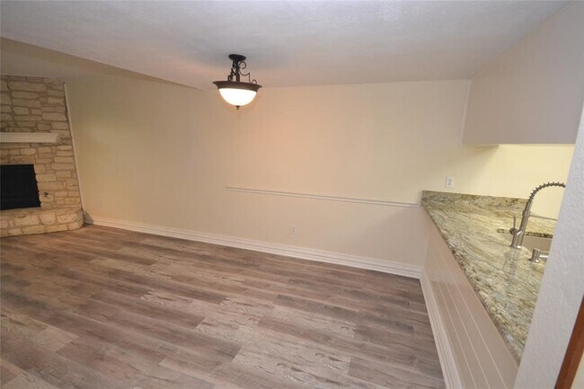Photo - 500 Hesters Crossing Rd Unit 205