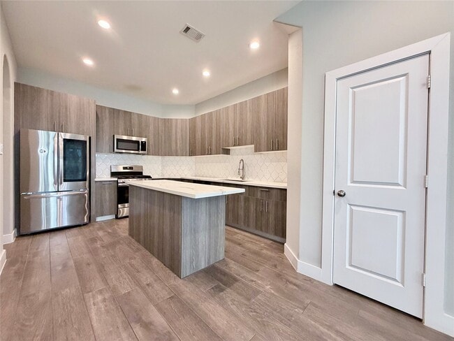 Photo - 8404 Safeguard St