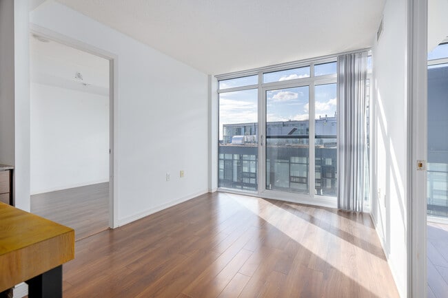 Photo - 36 Lisgar St