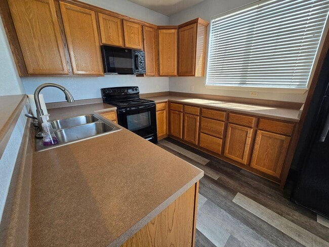 Photo - Immaculate well maintained 2 bedroom end-unit condo with easy access to Boulder and Denver Unit 202