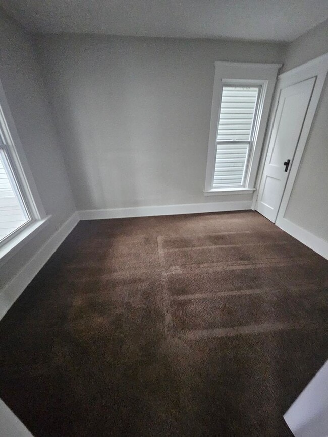 Photo - Lower 3 bedroom unit east side