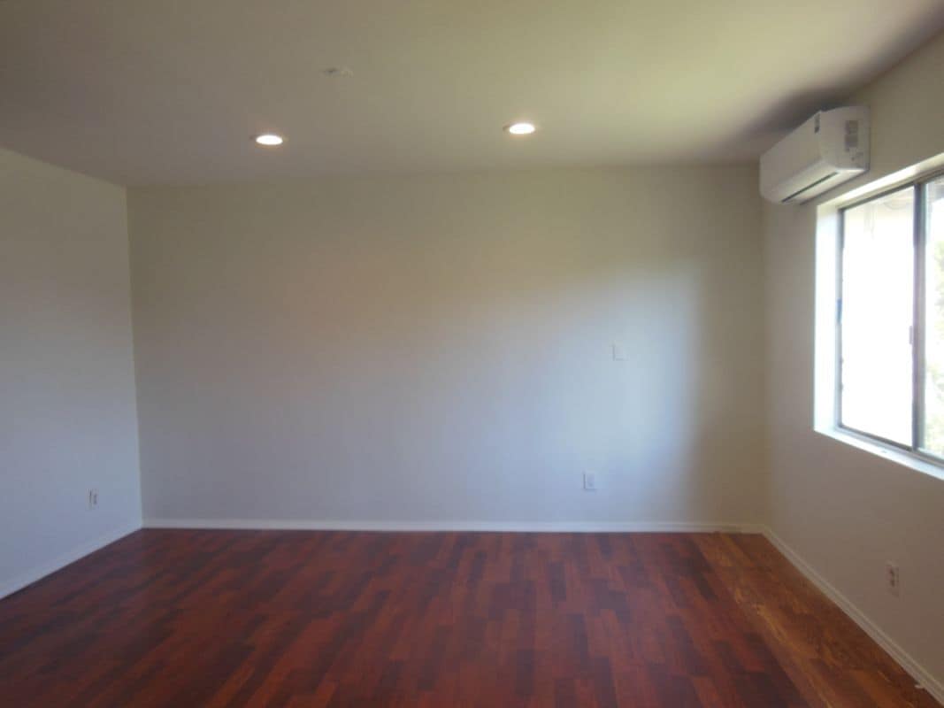 Photo - 439 W Walnut Ave