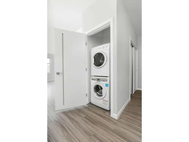 Photo - 1623 N Jackson St Unidad 201