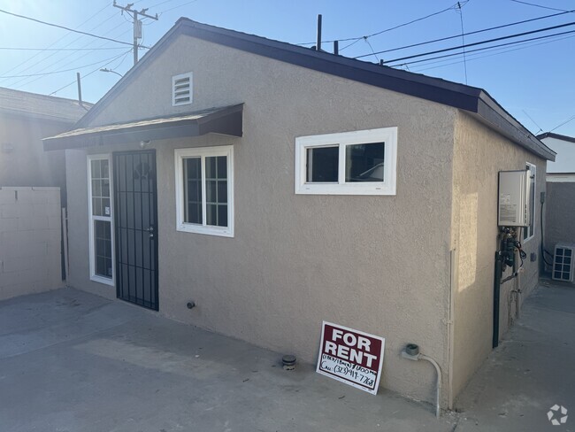 Building Photo - 11209 Virginia Ave Unit A Rental