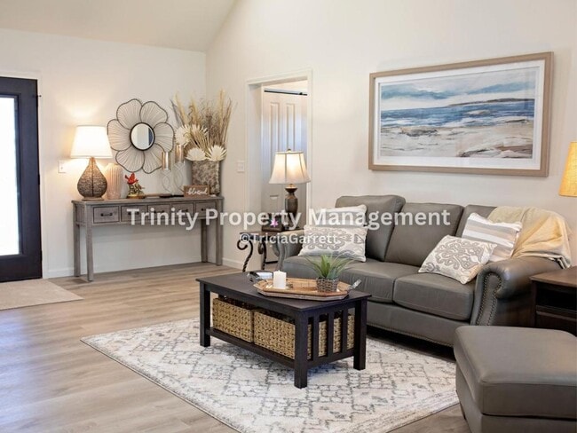 Photo - 110 Edison St