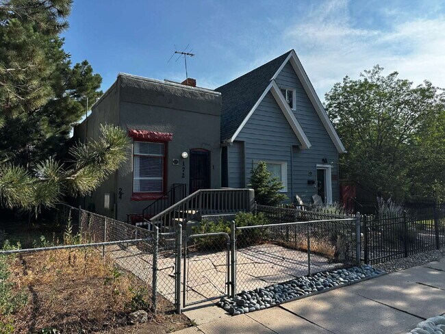 Building Photo - "Charming 1-Bed Oasis in Denver's Heart – Cozy Comforts!" Unit #2
