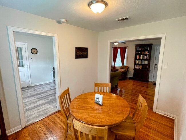 Photo - 618 Dunkley Dr