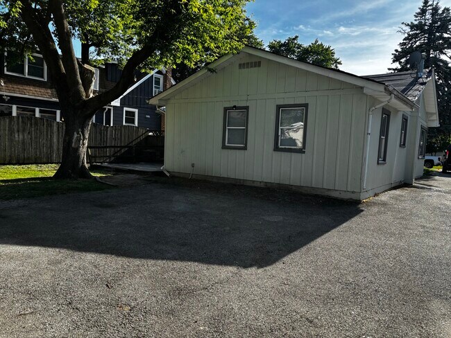 Photo - 233 S Yale Ave