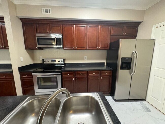 Photo - 5618 Pinnacle Heights Cir Unit Apt 210