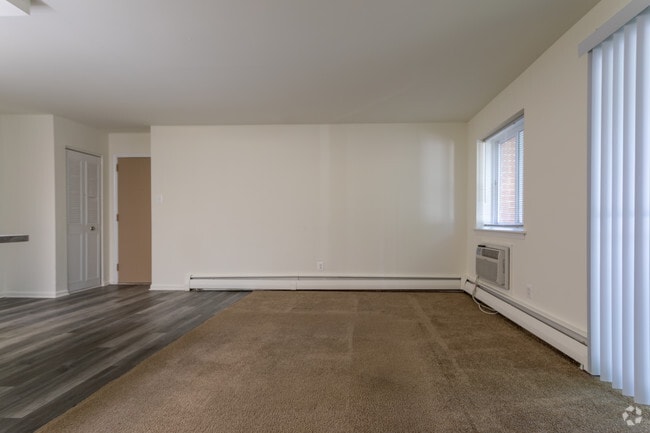 Living Room - Rosetree Crossing Apartments