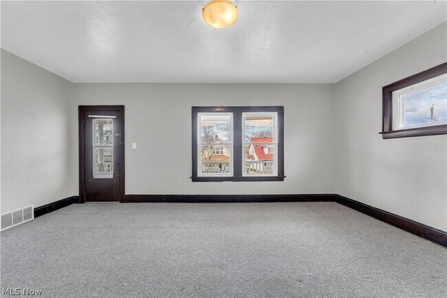 Photo - 9002 Rosewood Ave Unit 2/UP