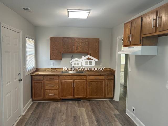 Photo - 1601 Center St S