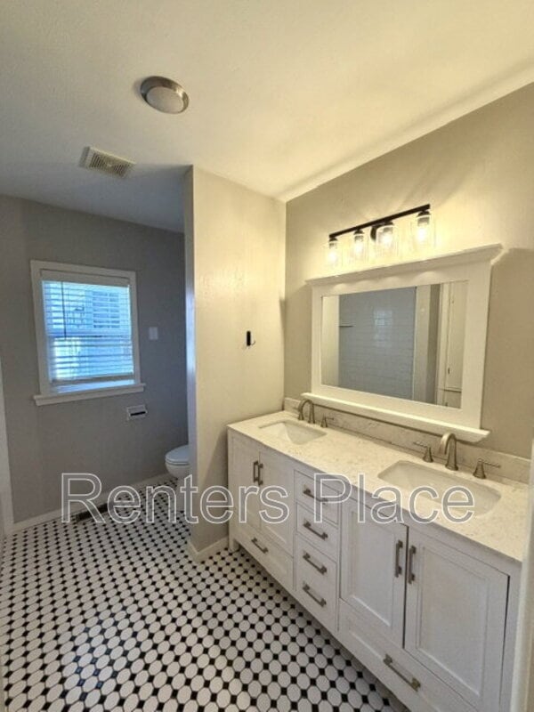 Photo - 1528 1/2 S Saint Louis Ave.