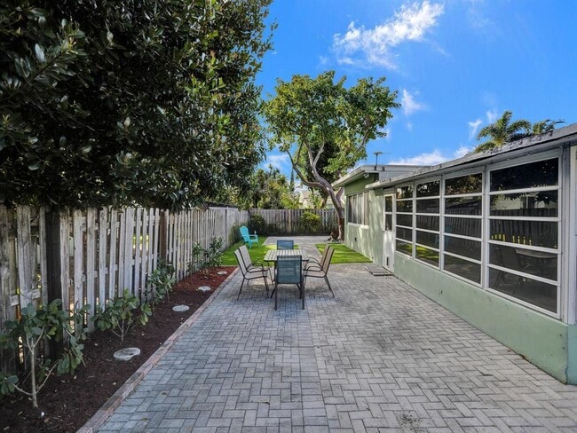 Photo - 708 NE 24th Ave