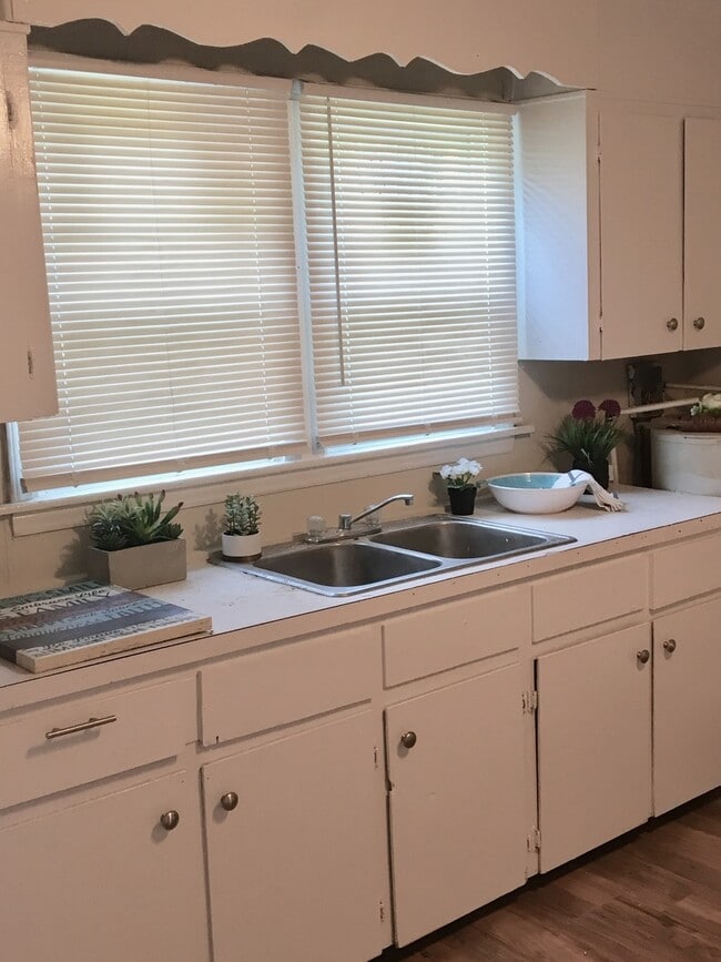 Photo - COMING SOON! DEPOSIT-FREE Renting option thru OBLIGO! Deposit Alternative available.