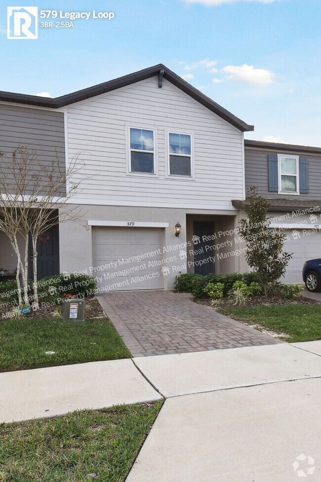 Building Photo - Available now! 3 bedroom townhouse in the ...