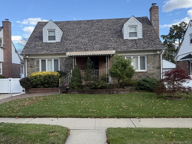 Building Photo - 147 Primrose Dr