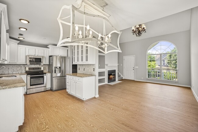 Photo - 3127 Creekview Ln