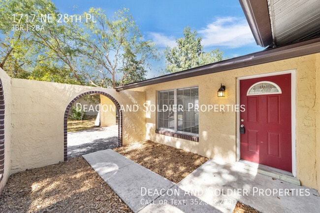 Photo - 1717 NE 28th Pl