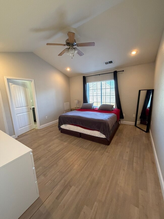 Photo - 21935 Lafayette Rd