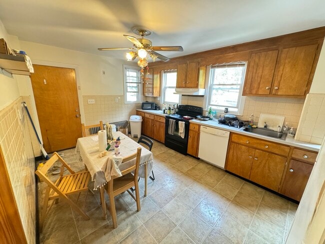 Photo - 1539 Cambridge St Unit 1