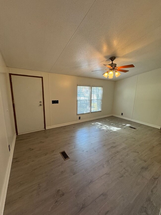 Photo - 1505 Ward Ave
