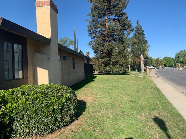 Photo - Clean 3 Bedroom / 2 Bathroom House in Sout...
