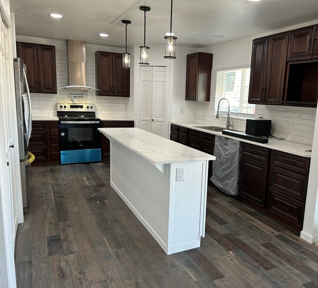 Photo - 110 Bison Ln